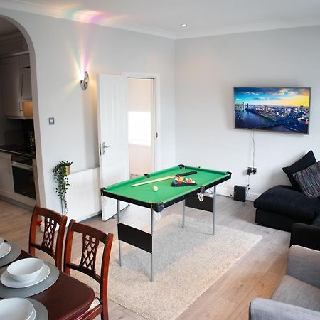 Апартаменти Bright Private Terrace - Free Private Parking - Tv - Wifi - Netflix Кройдон Екстер'єр фото