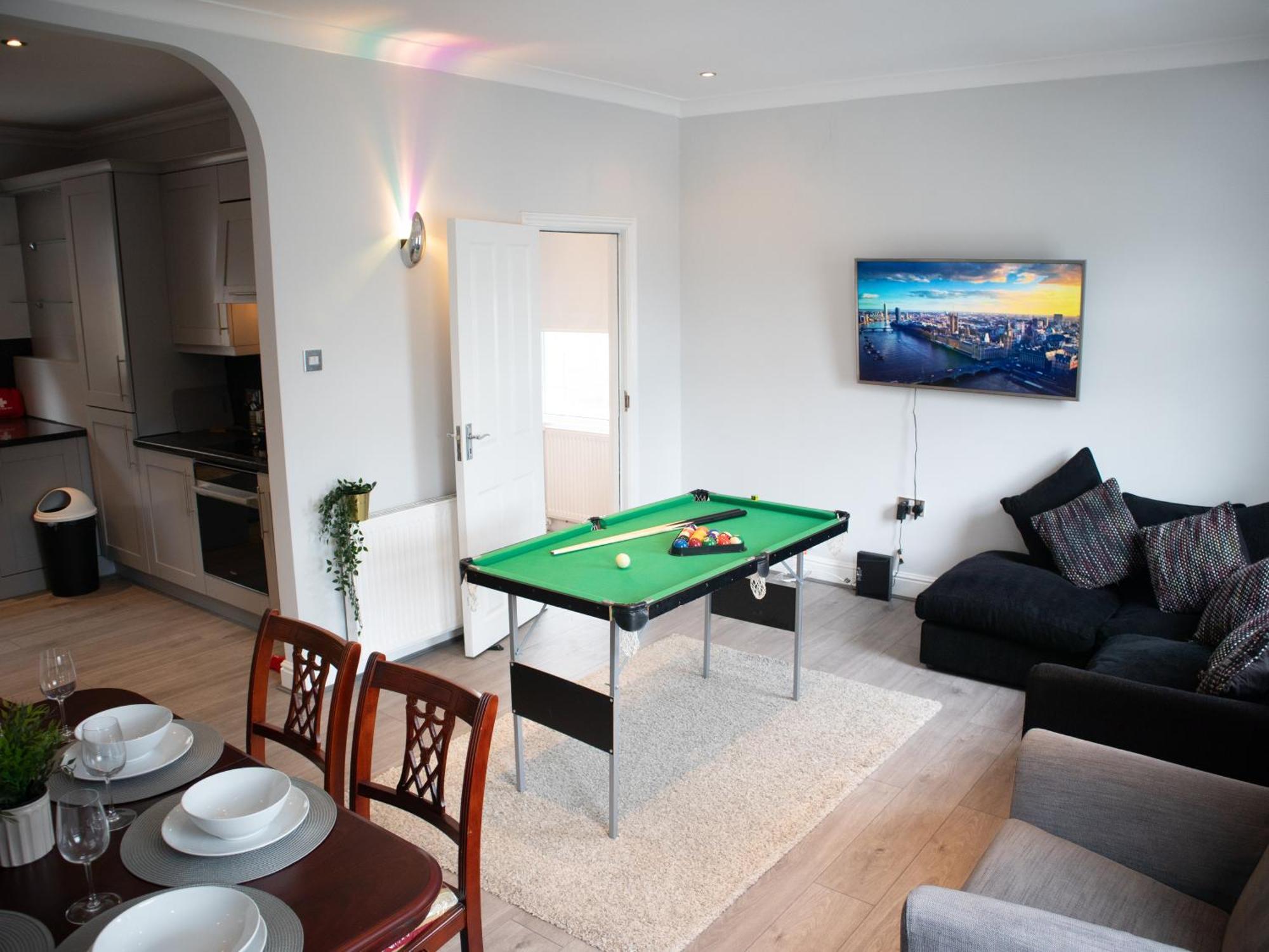Апартаменти Bright Private Terrace - Free Private Parking - Tv - Wifi - Netflix Кройдон Екстер'єр фото
