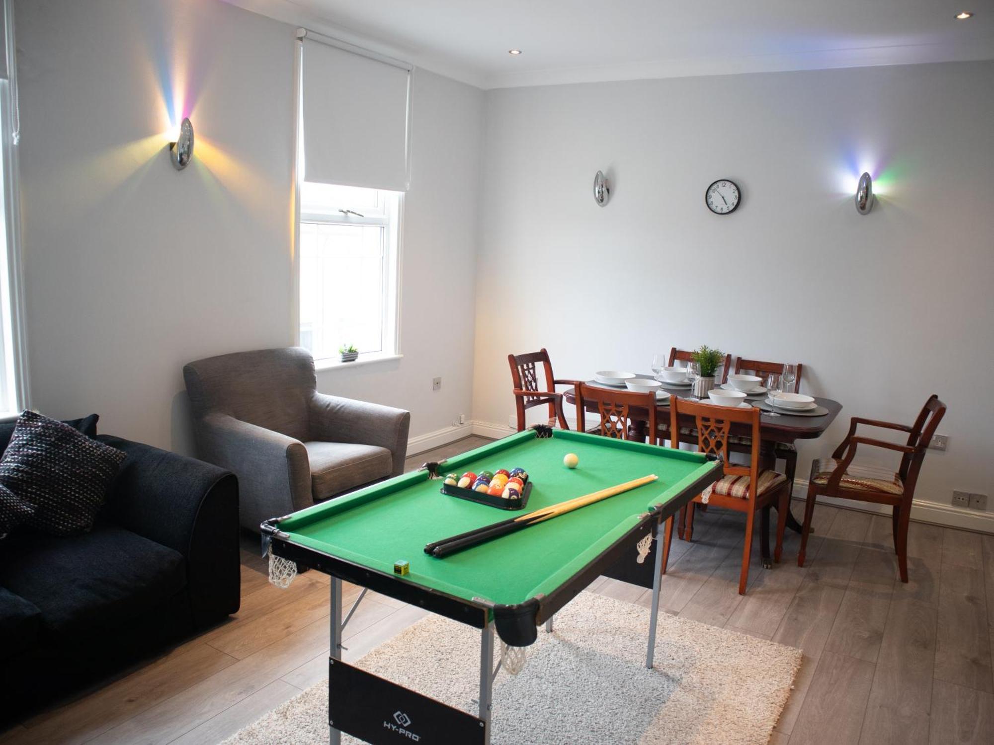 Апартаменти Bright Private Terrace - Free Private Parking - Tv - Wifi - Netflix Кройдон Екстер'єр фото