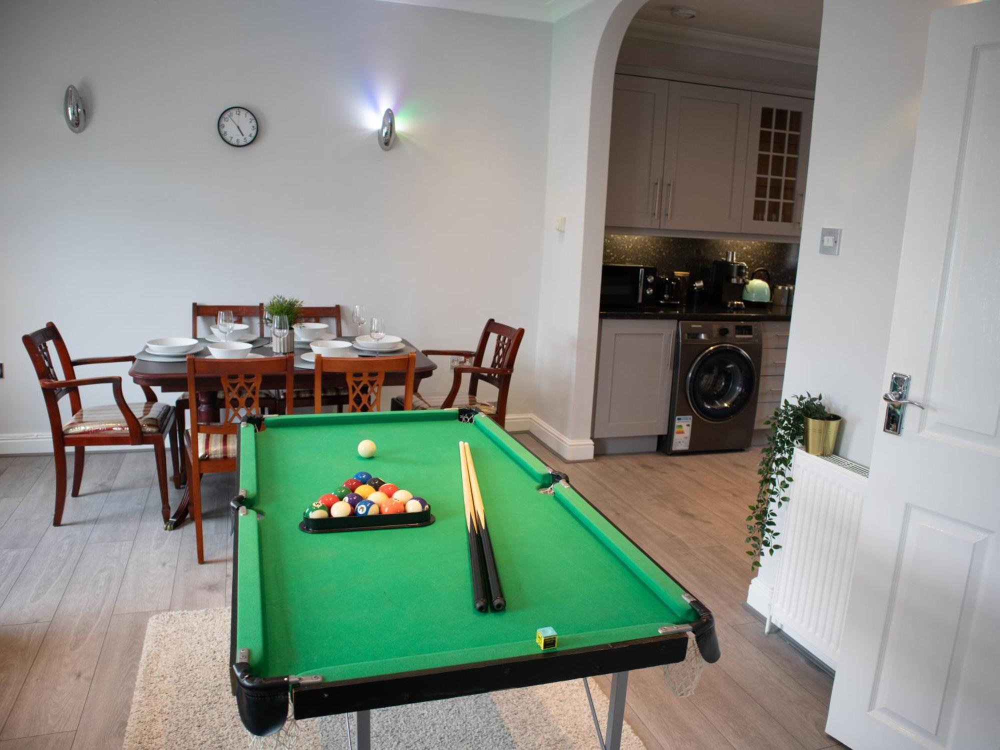 Апартаменти Bright Private Terrace - Free Private Parking - Tv - Wifi - Netflix Кройдон Екстер'єр фото